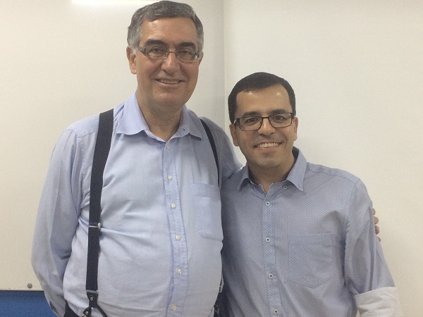O professor Alberto Matias e o coordenador do curso de Ciências Contábeis, professor Sérgio da Silva Ignácio