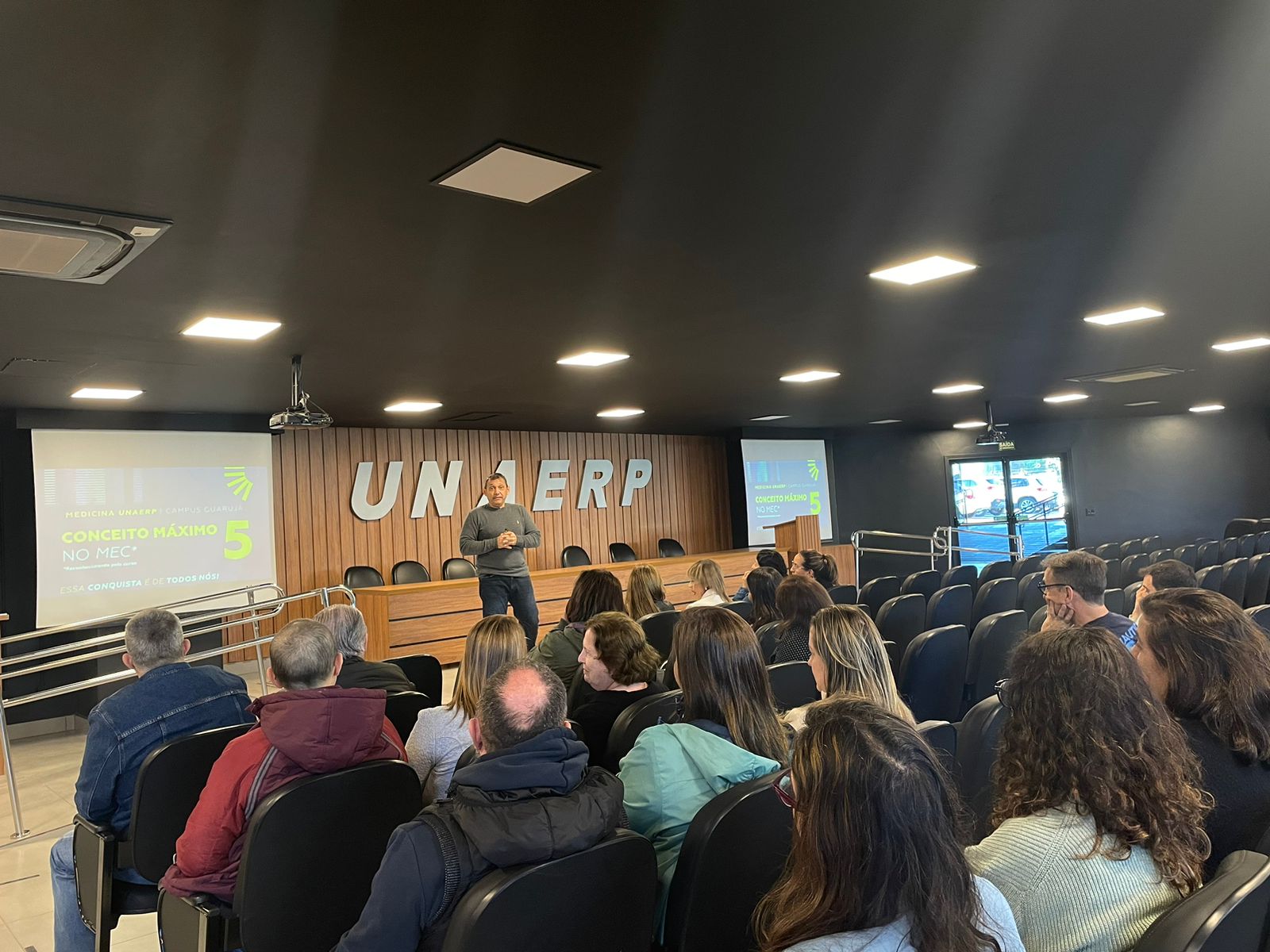 MEDICINA-TUTORIAS-ABRE-MATERIA.jfif