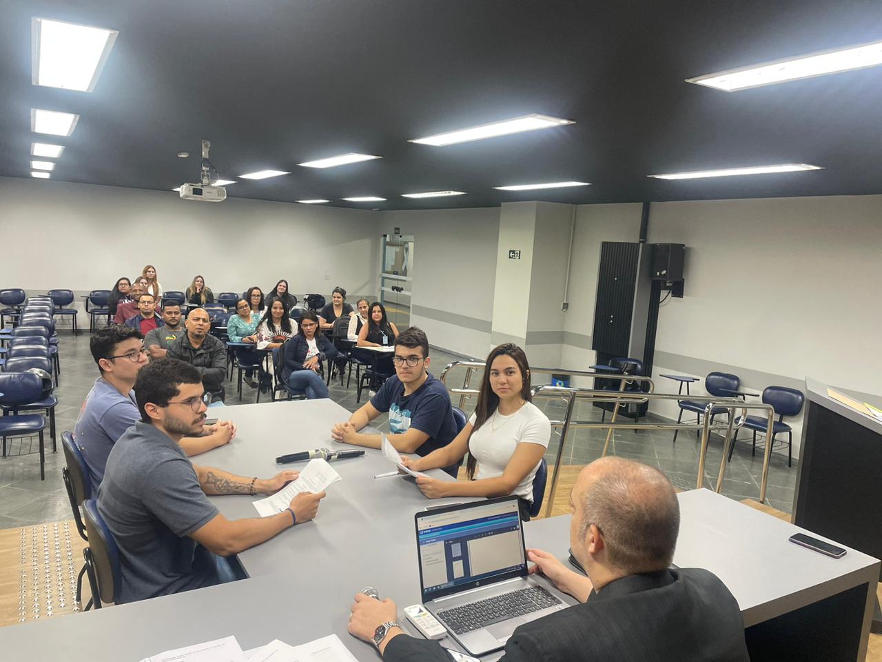 audiencia-simulada-geral2.jfif